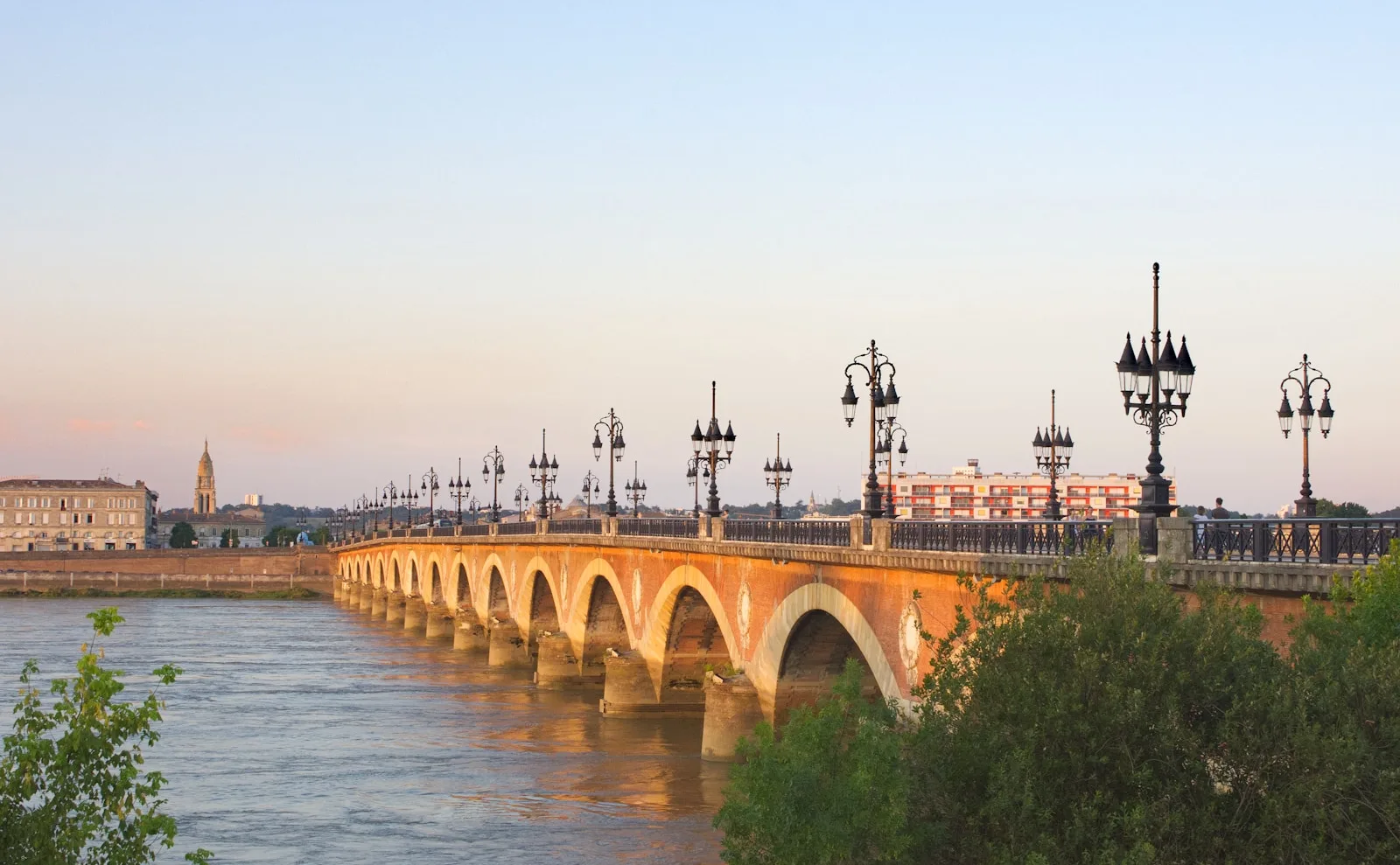 Pont de Pierre sur la Garonne à Bordeaux