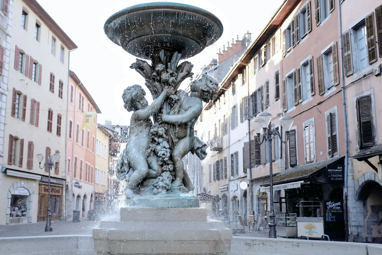 Vieille ville de Chambéry et ses fontaines
